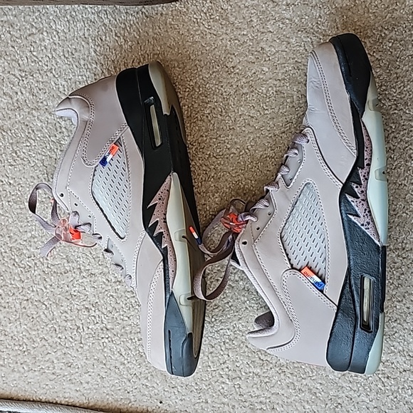 Paris Saint-Germain x Air Jordan 5 Retro Low ‘Paname’ - Picture 2 of 8